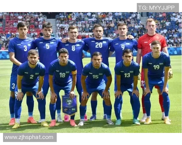 足球球星与超模携手合作引领时尚潮流，打破运动与时尚界限