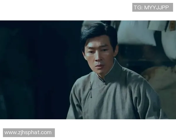 《从绿茵场到星光闪耀：一位足球天王背后的荣耀与挑战》